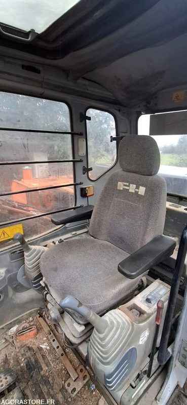 PELLE A CHENILLES FIAT HITACHI EX135 2002 10400 HEURES - Excavator: picture 3 PELLE A CHENILLES FIAT HITACHI EX135 2002 10400 HEURES - Excavator: picture 3