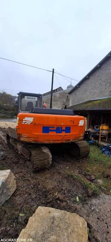 PELLE A CHENILLES FIAT HITACHI EX135 2002 10400 HEURES - Excavator: picture 2 PELLE A CHENILLES FIAT HITACHI EX135 2002 10400 HEURES - Excavator: picture 2