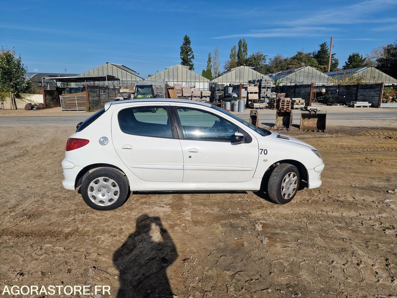 PEUGEOT 206 - LOT N°1 - Car: picture 5 PEUGEOT 206 - LOT N°1 - Car: picture 5