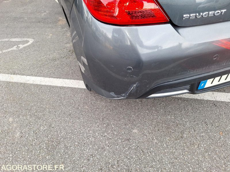 PEUGEOT 308 _ 5 places _ Diesel - Car: picture 4 PEUGEOT 308 _ 5 places _ Diesel - Car: picture 4