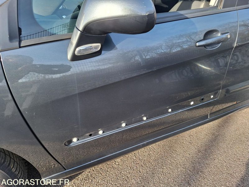 PEUGEOT 308 _ 5 places _ Diesel - Car: picture 5 PEUGEOT 308 _ 5 places _ Diesel - Car: picture 5