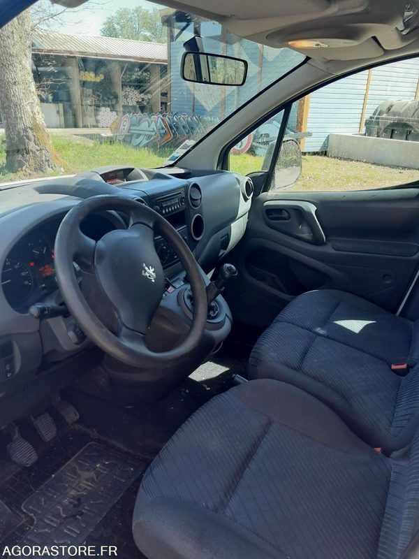 PEUGEOT Partner - 242795km - 2010 - Small van: picture 4 PEUGEOT Partner - 242795km - 2010 - Small van: picture 4
