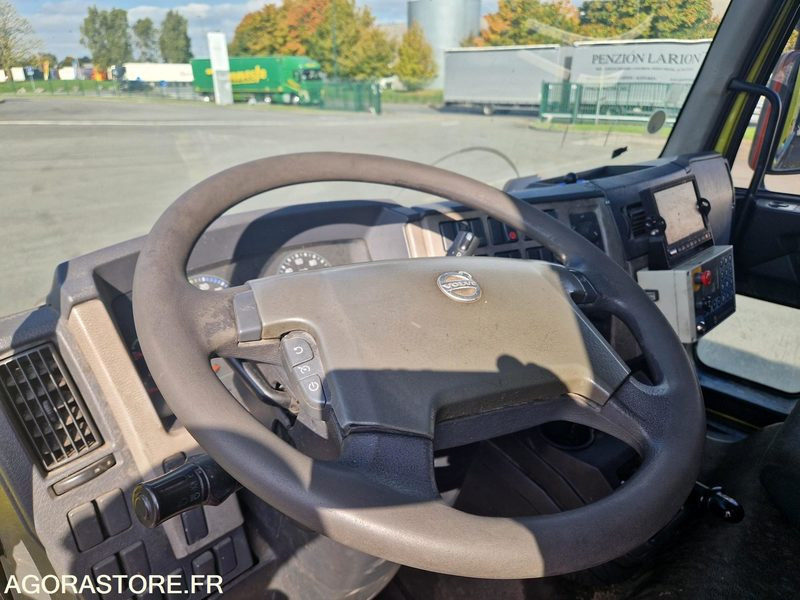 PORTEUR BOM 16T VOLVO GEESINK (C4007) 2014 (215740 KMS) - Garbage truck: picture 5 PORTEUR BOM 16T VOLVO GEESINK (C4007) 2014 (215740 KMS) - Garbage truck: picture 5