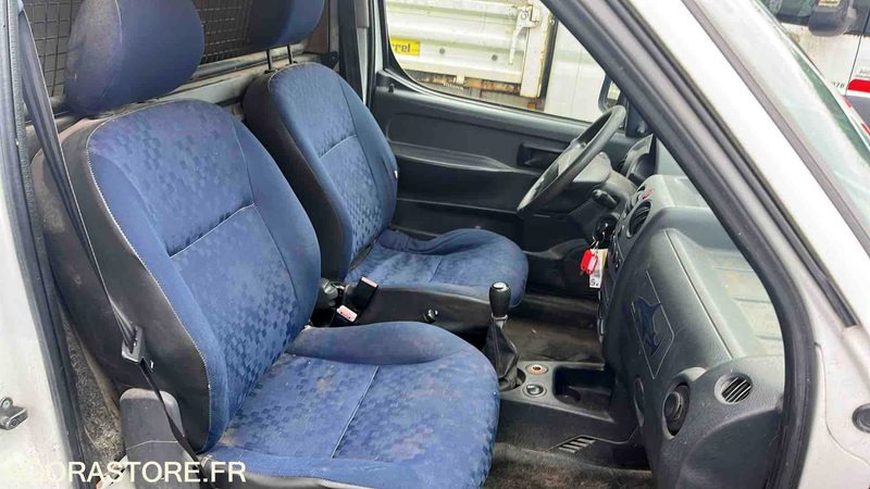 Small van Peugeot Partner - 2008 - 129133kms - 4045VW86: picture 10