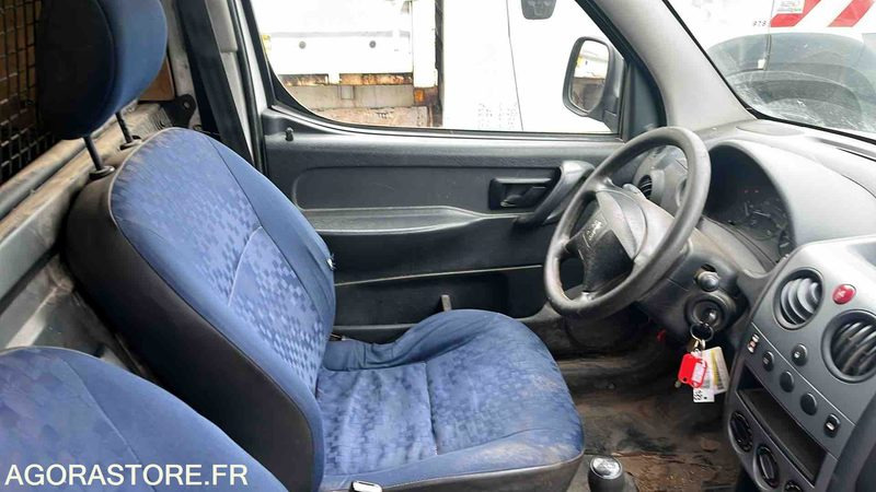 Small van Peugeot Partner - 2008 - 129133kms - 4045VW86: picture 13