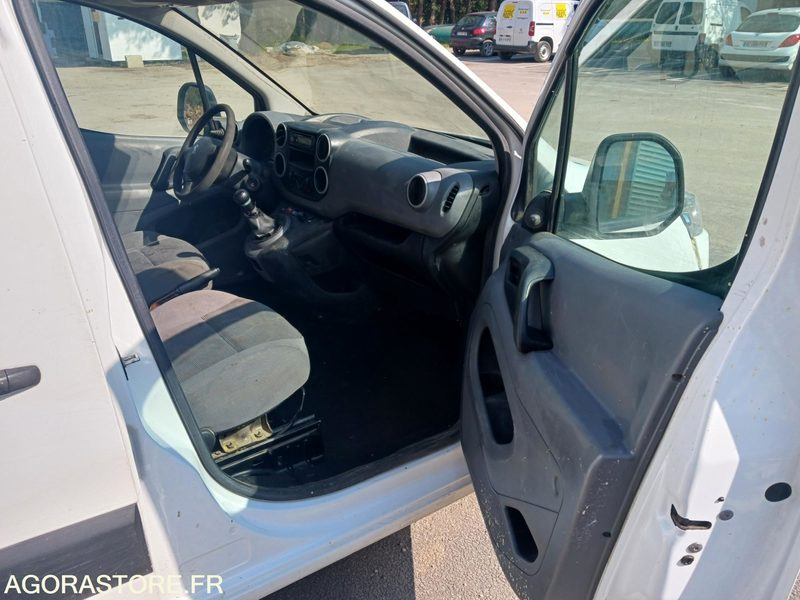 Small van Peugeot Partner: picture 7