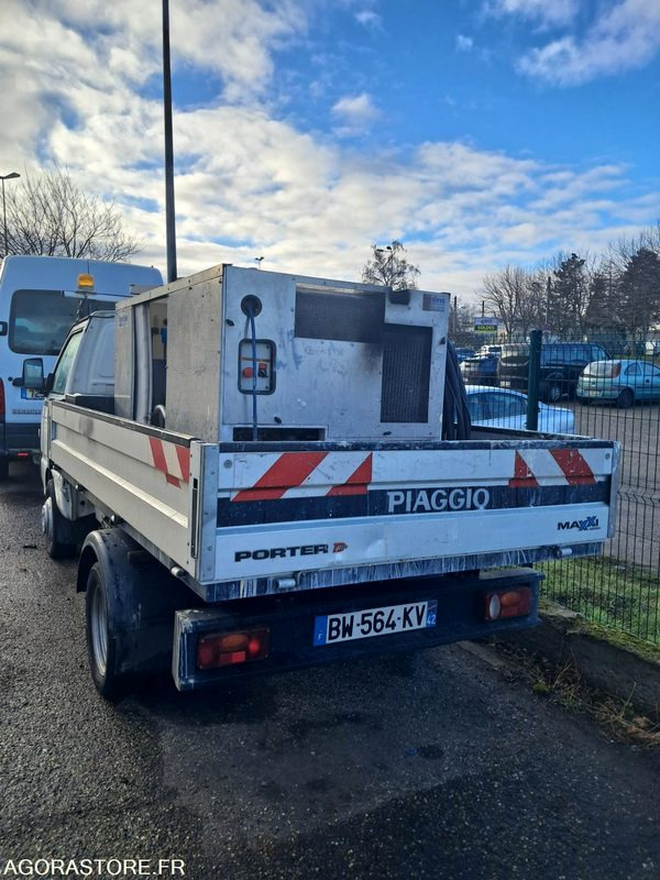 Piaggio PORTER - BW-564-KV - 2011 - 80936km - Tipper van: picture 5 Piaggio PORTER - BW-564-KV - 2011 - 80936km - Tipper van: picture 5