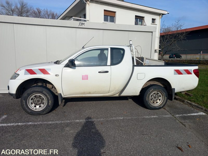 Pick-up Mitsubishi L200 de 2011 (réf. 4229) - Pickup truck: picture 3 Pick-up Mitsubishi L200 de 2011 (réf. 4229) - Pickup truck: picture 3