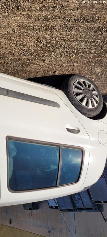 RENAULT CLIO - 2010 - Car: picture 4 RENAULT CLIO - 2010 - Car: picture 4