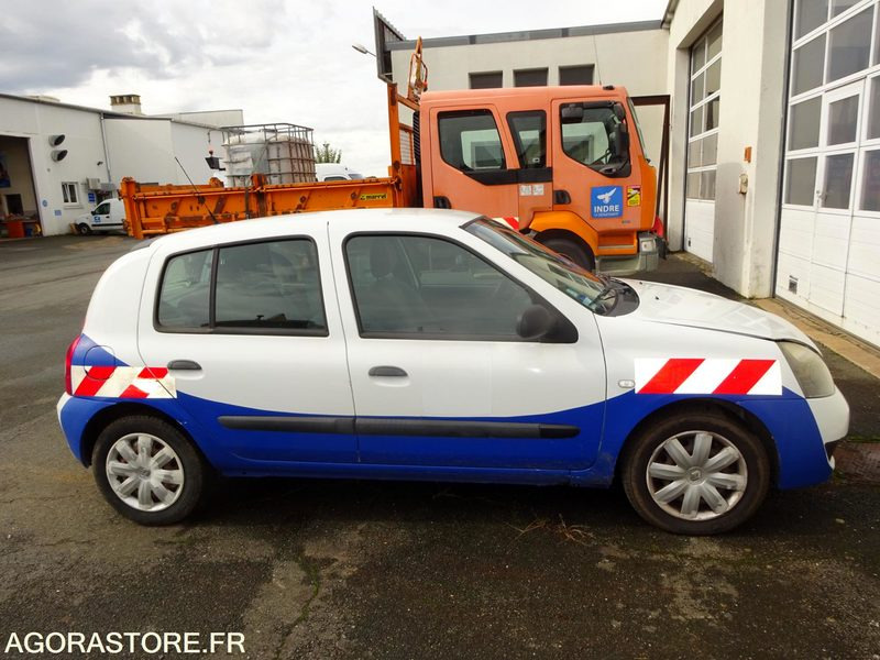 RENAULT CLIO - Car: picture 4 RENAULT CLIO - Car: picture 4