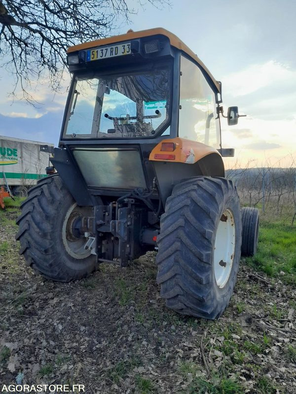 RENAULT ERGOS 100 - 2002 - 10 000 heures - Farm tractor: picture 3 RENAULT ERGOS 100 - 2002 - 10 000 heures - Farm tractor: picture 3