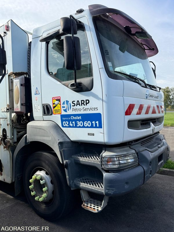 RENAULT HYDROCUREUR ADR 2646-YC-49 VENTE EXPORT EXCLUSIVEMENT - Vacuum truck: picture 2 RENAULT HYDROCUREUR ADR 2646-YC-49 VENTE EXPORT EXCLUSIVEMENT - Vacuum truck: picture 2