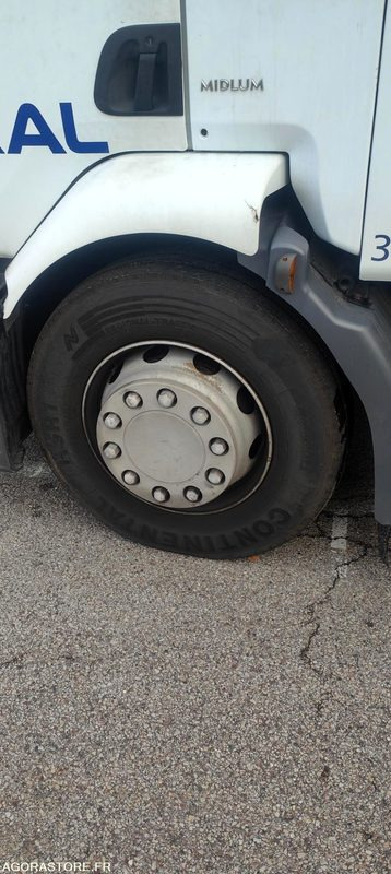 Curtainsider truck RENAULT MIDLUM AUTO ECOLE 240 DXI - 2009 - 337340 Kms: picture 9 Curtainsider truck RENAULT MIDLUM AUTO ECOLE 240 DXI - 2009 - 337340 Kms: picture 9