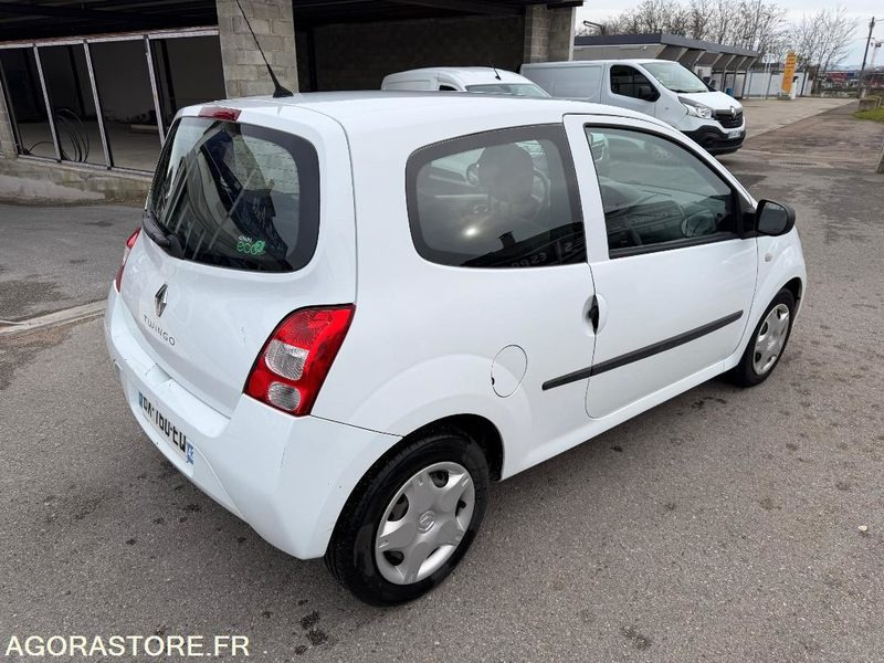 RENAULT TWINGO II (2) 1.2 LEV 75 AUTHENTIQUE ECO2 - Car: picture 4 RENAULT TWINGO II (2) 1.2 LEV 75 AUTHENTIQUE ECO2 - Car: picture 4