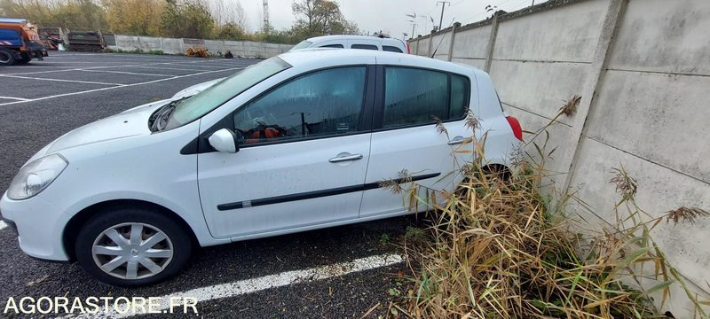 Renault Clio - 2008 - Car: picture 2 Renault Clio - 2008 - Car: picture 2