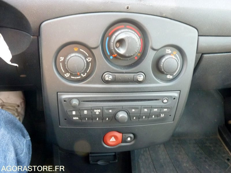 Renault Clio - Car: picture 4 Renault Clio - Car: picture 4