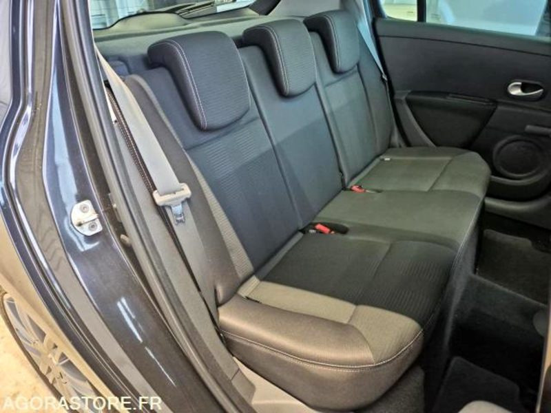 Renault Clio III Phase 2 – TomTom Edition 1.2 75 – 2011 – Seulement 33 200 km – - Car: picture 1 Renault Clio III Phase 2 – TomTom Edition 1.2 75 – 2011 – Seulement 33 200 km – - Car: picture 1