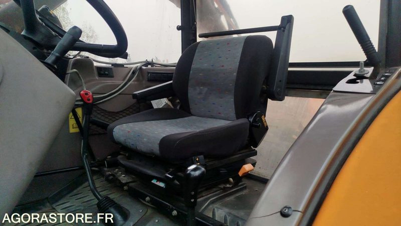 Renault Ergos 100 - 2001 - 11860h - 161ASD31 - Farm tractor: picture 5 Renault Ergos 100 - 2001 - 11860h - 161ASD31 - Farm tractor: picture 5