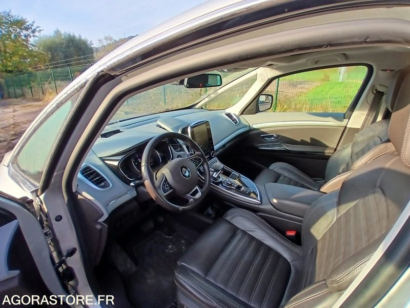 Renault Espace – Diesel – 2019-228 763 km - Car: picture 3 Renault Espace – Diesel – 2019-228 763 km - Car: picture 3