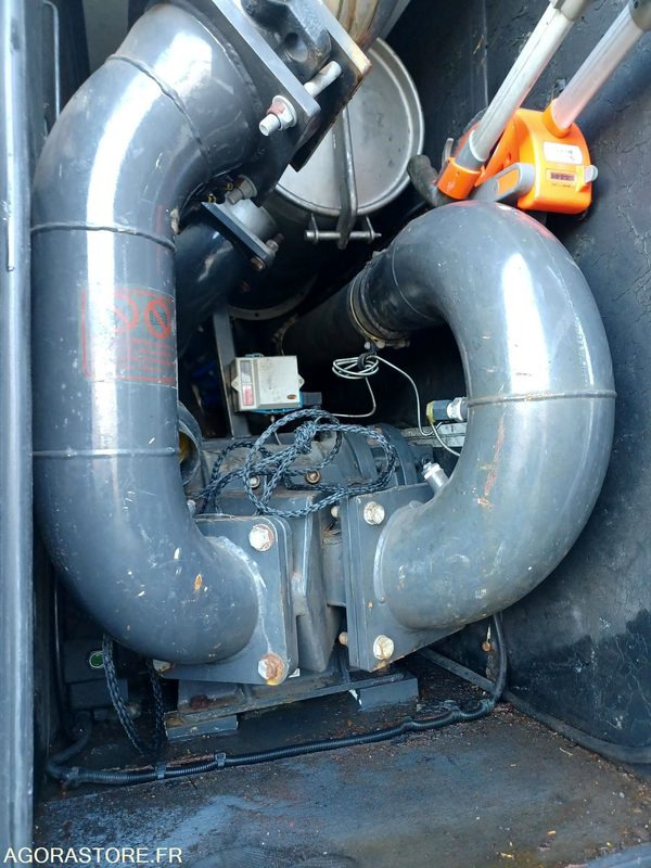 Renault Hydrocureur 19T - CN-620-BD - Vente Export Exclusivement - Vacuum truck: picture 4 Renault Hydrocureur 19T - CN-620-BD - Vente Export Exclusivement - Vacuum truck: picture 4