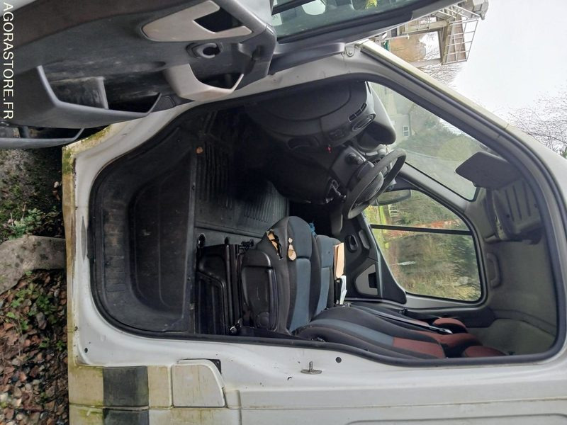 Renault Master - 2014 - 24000kms - DJ184FC - Panel van: picture 5 Renault Master - 2014 - 24000kms - DJ184FC - Panel van: picture 5