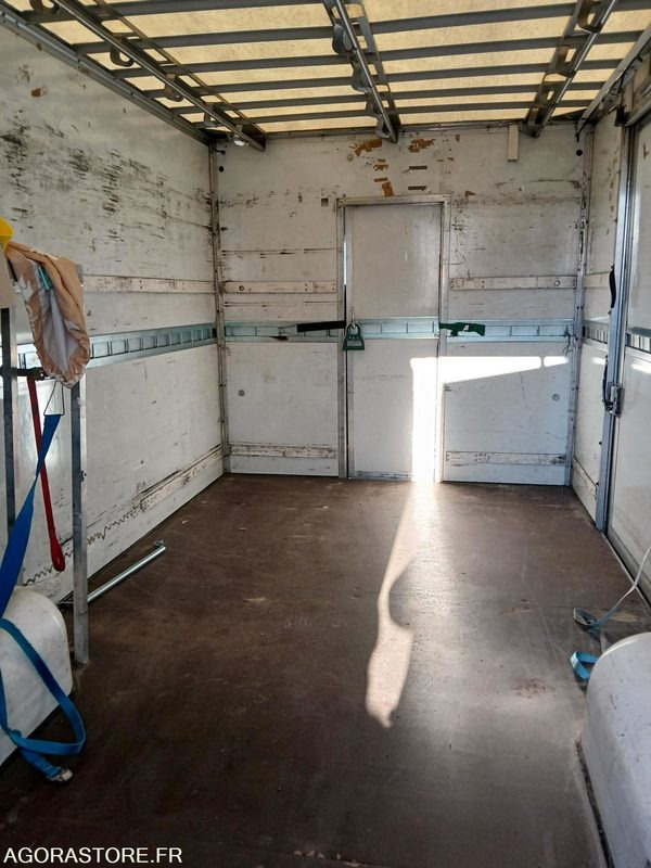 Renault Master caisse - 2011 - 461480 Kms - Panel van: picture 4 Renault Master caisse - 2011 - 461480 Kms - Panel van: picture 4