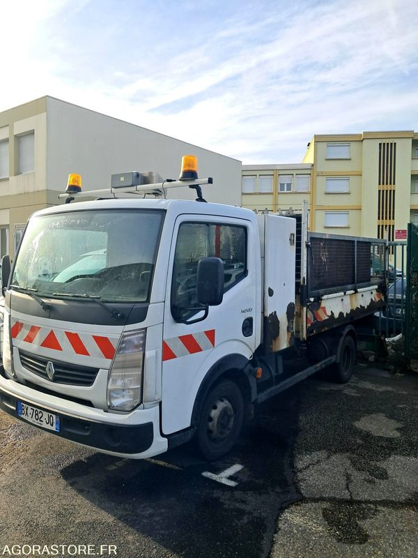 Renault Maxity - 2011 - 155966kms - BX782JQ - Tipper van: picture 4 Renault Maxity - 2011 - 155966kms - BX782JQ - Tipper van: picture 4