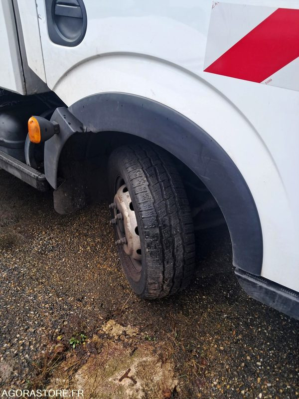 Renault Maxity CJ-372-FR - 2012 - 119061km - Tipper van: picture 3 Renault Maxity CJ-372-FR - 2012 - 119061km - Tipper van: picture 3