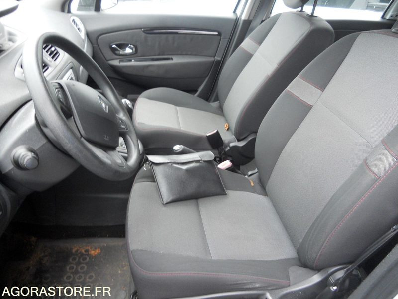 Renault Senic - 2013 - 123898kms - Car: picture 5 Renault Senic - 2013 - 123898kms - Car: picture 5