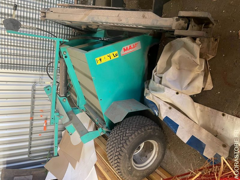 SABLEUSE DE STADE - Garden equipment: picture 1 SABLEUSE DE STADE - Garden equipment: picture 1