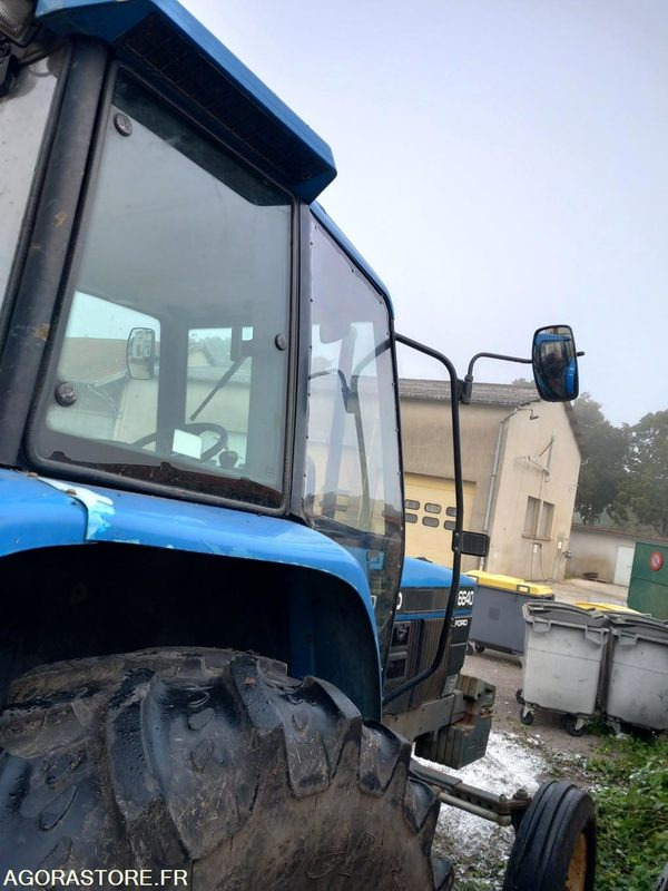 TRACTEUR NEW HOLLAND - Farm tractor: picture 4 TRACTEUR NEW HOLLAND - Farm tractor: picture 4