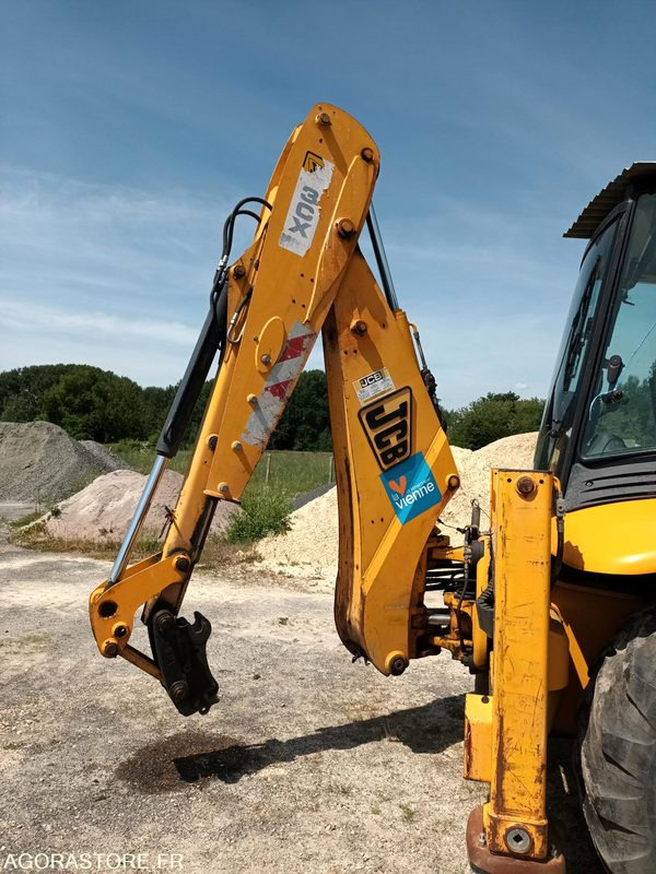 TRACTOPELLE JCB - Backhoe loader: picture 3 TRACTOPELLE JCB - Backhoe loader: picture 3