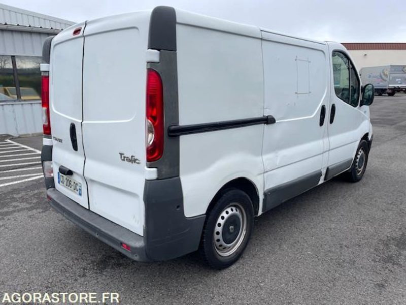 TRAFIC FG L1H1 1000kg CONFORT €5 DCI 90 . 03/2012 . 190000 km - Panel van: picture 3 TRAFIC FG L1H1 1000kg CONFORT €5 DCI 90 . 03/2012 . 190000 km - Panel van: picture 3