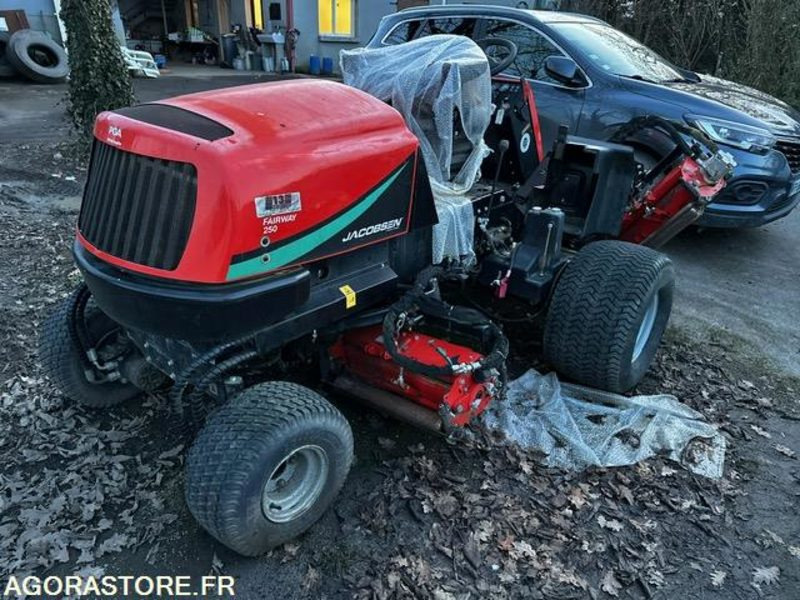 Tondeuse green de golf Jacobsen Fairway 250 - 1314 heures - Garden mower: picture 1 Tondeuse green de golf Jacobsen Fairway 250 - 1314 heures - Garden mower: picture 1