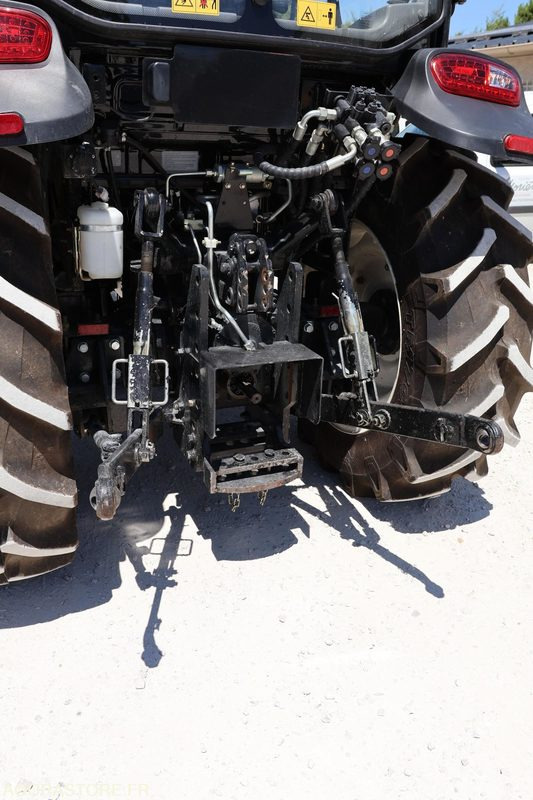 Tracteur Lovol M504 cabine avec équipements 111h 2023 - Farm tractor: picture 5 Tracteur Lovol M504 cabine avec équipements 111h 2023 - Farm tractor: picture 5