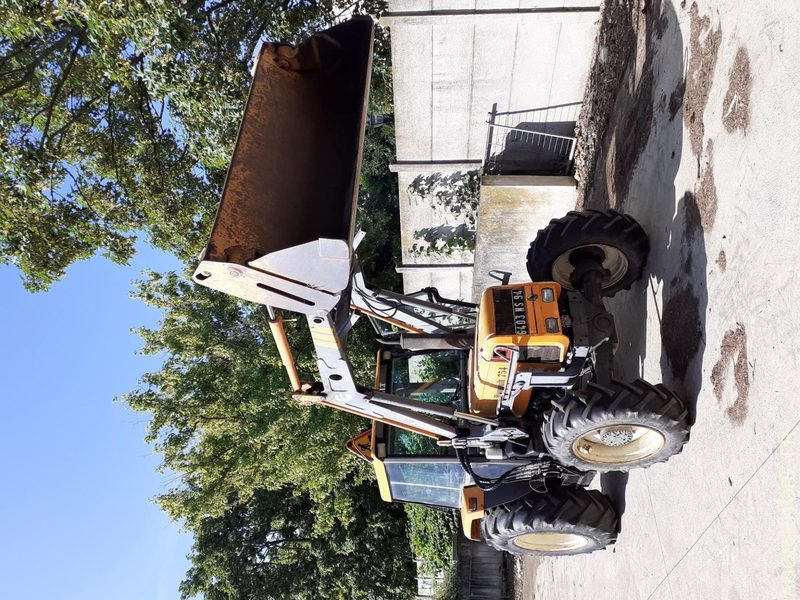 Tracteur Renault 754 (avec pelle faucheux f255) - Farm tractor: picture 5 Tracteur Renault 754 (avec pelle faucheux f255) - Farm tractor: picture 5