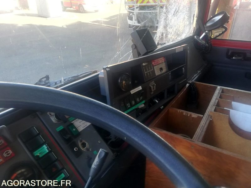 FPT RENAULT G 230 (POUR PIECES) - Tractor unit: picture 3 FPT RENAULT G 230 (POUR PIECES) - Tractor unit: picture 3