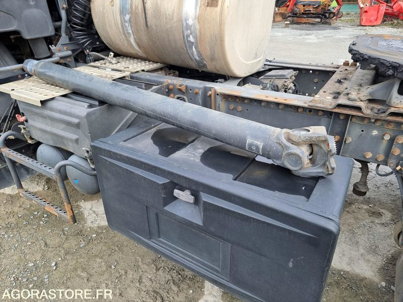 TRACTEUR ROUTIER RENAULT PREMIUM - CC183ZV (SANS DOCUMENTS - VENDU POUR PIECES) - Tractor unit: picture 5 TRACTEUR ROUTIER RENAULT PREMIUM - CC183ZV (SANS DOCUMENTS - VENDU POUR PIECES) - Tractor unit: picture 5