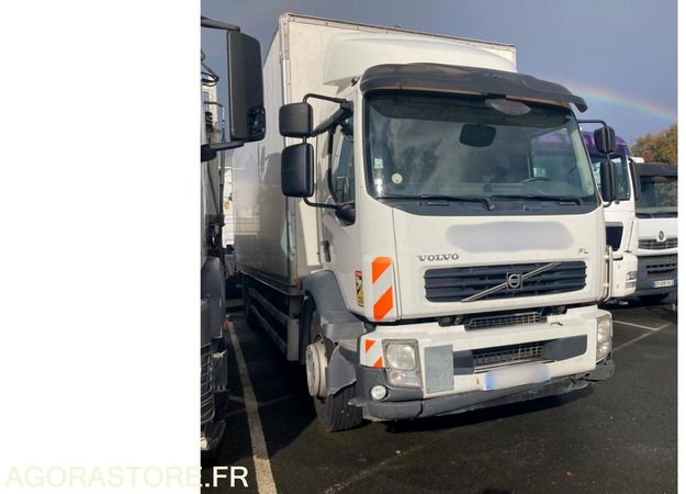 VOLVO  FL 290 - 2013 - 568 476km - Tractor unit: picture 2 VOLVO  FL 290 - 2013 - 568 476km - Tractor unit: picture 2