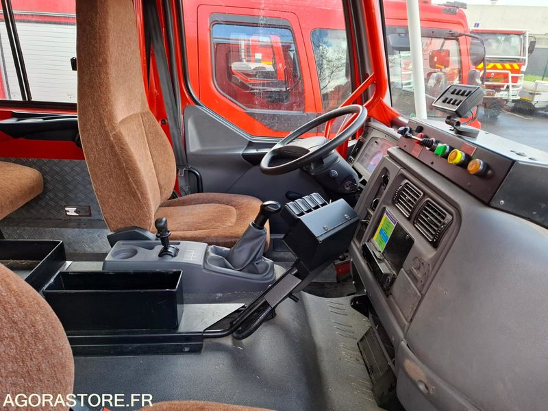 CAMION CITERNE FEUX FORET - RENAULT MIDLUM 220/12 - CM 806 JA - Truck: picture 5 CAMION CITERNE FEUX FORET - RENAULT MIDLUM 220/12 - CM 806 JA - Truck: picture 5