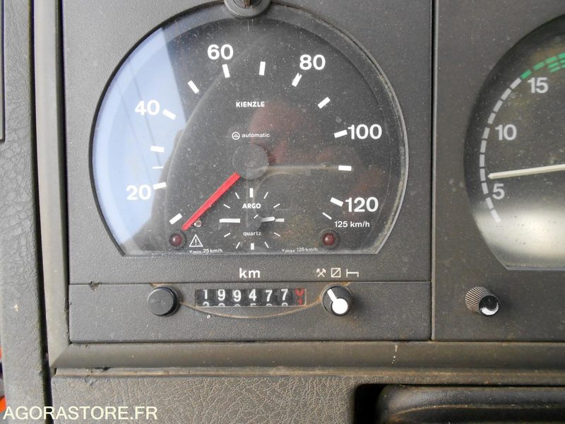 Truck CAMION IVECO: picture 6