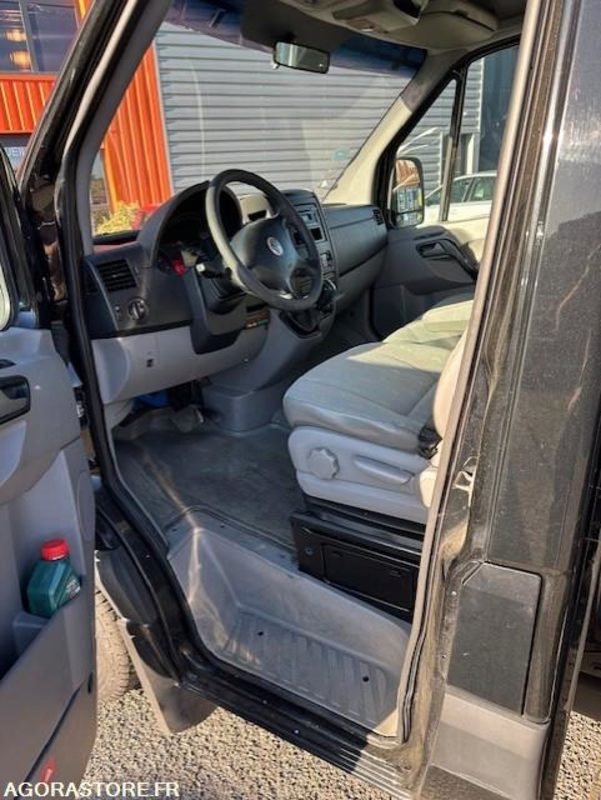 CRAFTER DEPANNEUSE VASP PTE VOITURE CARTE BLANCHE - 2007 - 393000km - Truck: picture 5 CRAFTER DEPANNEUSE VASP PTE VOITURE CARTE BLANCHE - 2007 - 393000km - Truck: picture 5