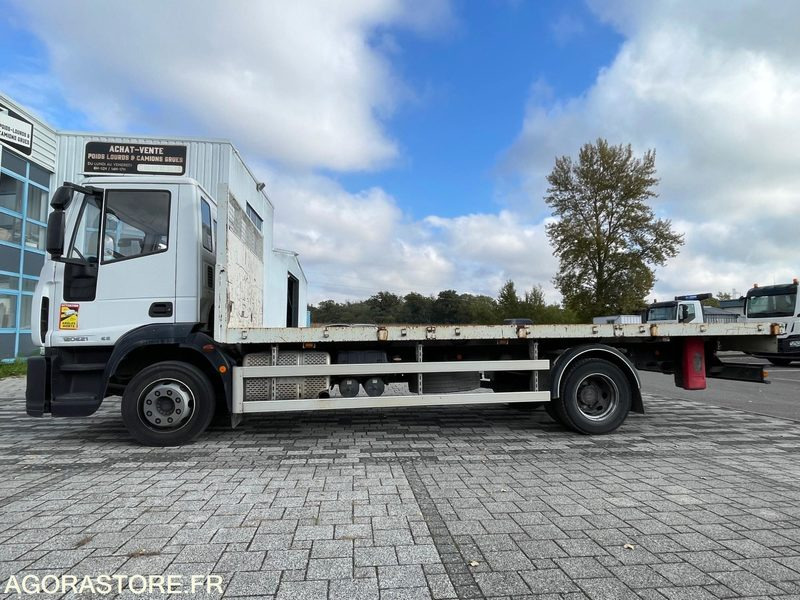 Truck IVECO EUROCARGO PLATEAU - 2015 - 295 000KM: picture 12