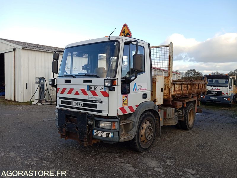 Poids lourd IVECO - Truck: picture 1 Poids lourd IVECO - Truck: picture 1