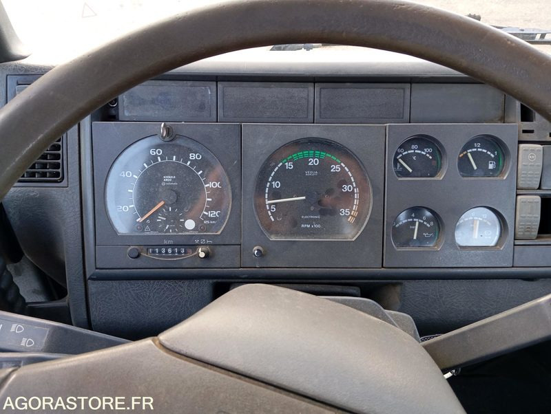 Poids lourd IVECO - Truck: picture 2 Poids lourd IVECO - Truck: picture 2