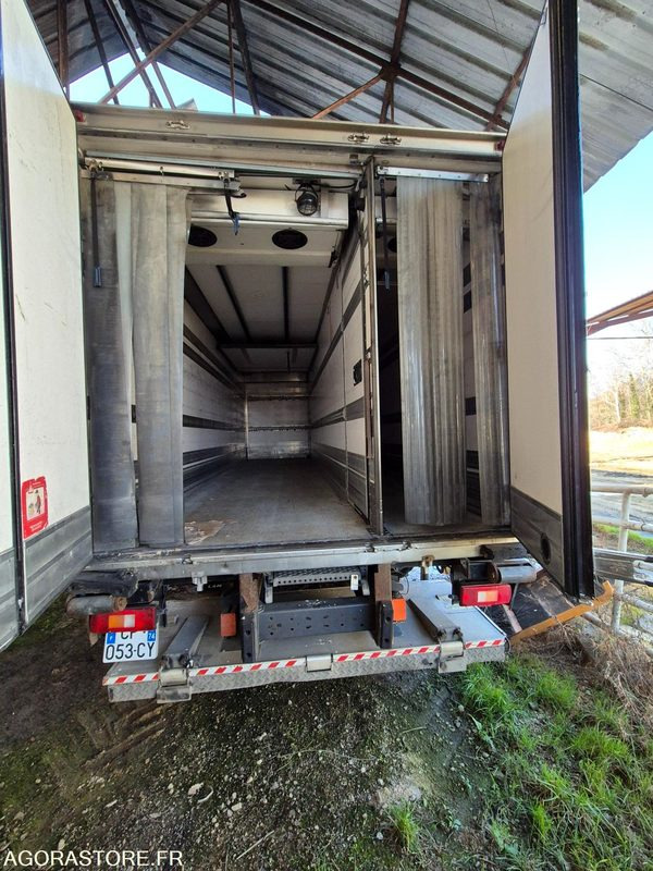 Truck Porteur Volvo frigo: picture 7 Truck Porteur Volvo frigo: picture 7