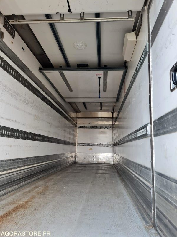 Truck Porteur Volvo frigo: picture 19 Truck Porteur Volvo frigo: picture 19