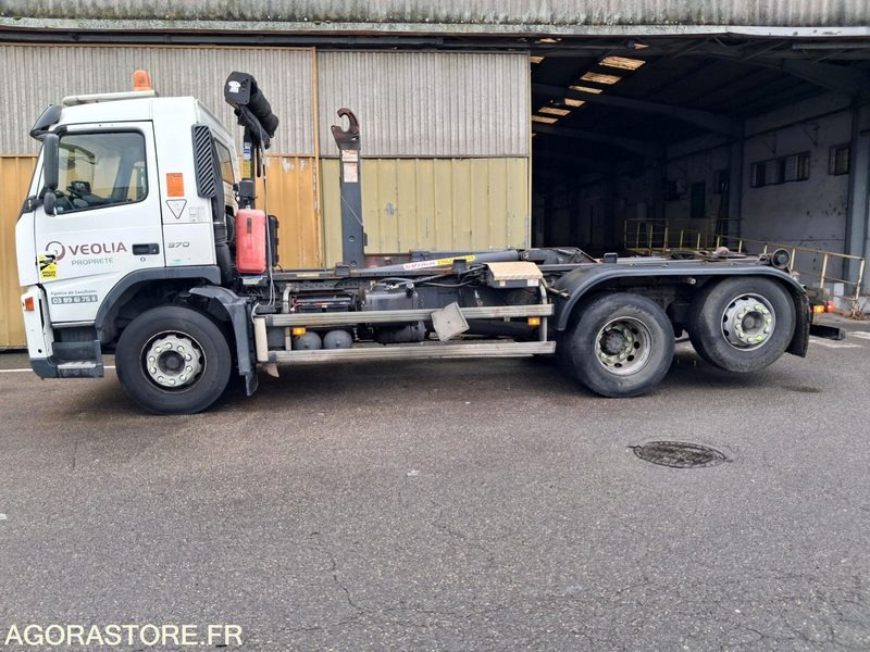 R51857-PORTEUR POLYBENNE VOLVO FM 370-ANNÉE 2010-BRAS GUIMA PALFINGER-502085 KM - Truck: picture 2 R51857-PORTEUR POLYBENNE VOLVO FM 370-ANNÉE 2010-BRAS GUIMA PALFINGER-502085 KM - Truck: picture 2