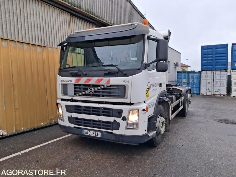 R51857-PORTEUR POLYBENNE VOLVO FM 370-ANNÉE 2010-BRAS GUIMA PALFINGER-502085 KM - Truck: picture 1 R51857-PORTEUR POLYBENNE VOLVO FM 370-ANNÉE 2010-BRAS GUIMA PALFINGER-502085 KM - Truck: picture 1