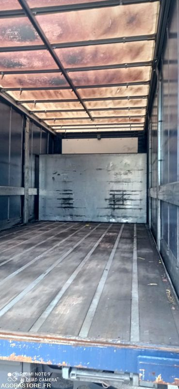 RENAULT DWIDE 320 BACHE DISTRIBUTION HUILES - 2017 - 557739 kms (2535) - Truck: picture 3 RENAULT DWIDE 320 BACHE DISTRIBUTION HUILES - 2017 - 557739 kms (2535) - Truck: picture 3